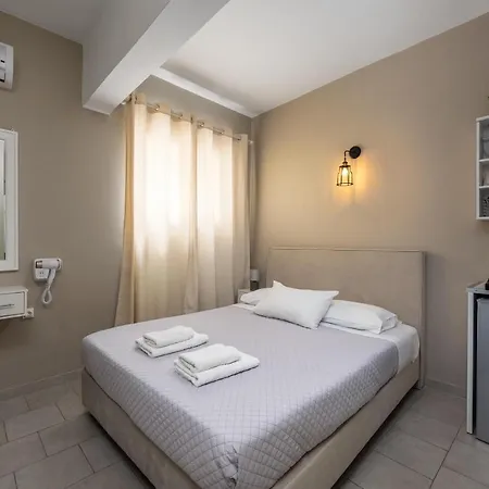 Maravelia's Guest house