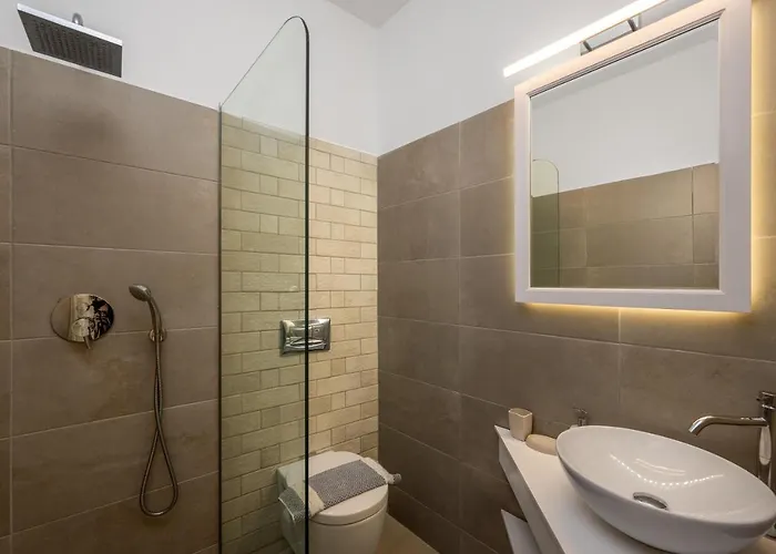 Maravelia's Gæstehus Simi