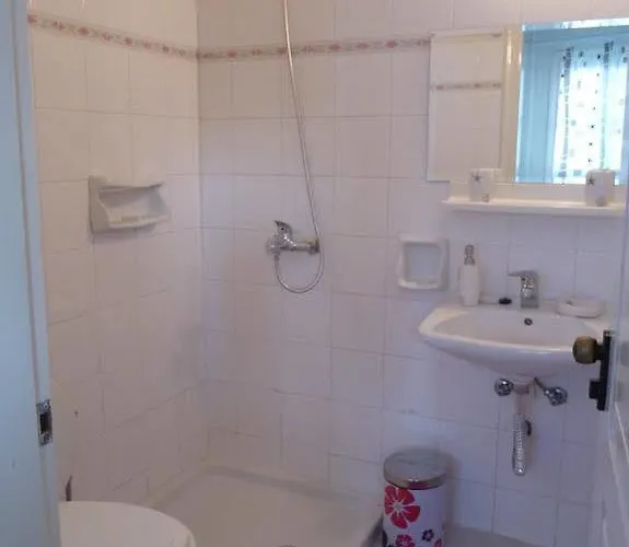 Maravelia's Gæstehus Simi