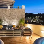 Maravelia's Guest house 3*